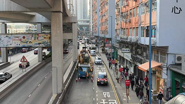 部份行車線仍然封閉　王詩雅攝