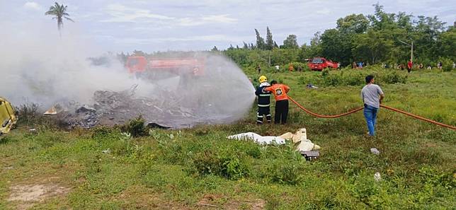 เฮลิคอปเตอร์สำนักงานตำรวจแห่งชาติ ตกที่ประจวบฯ ดับหลายราย