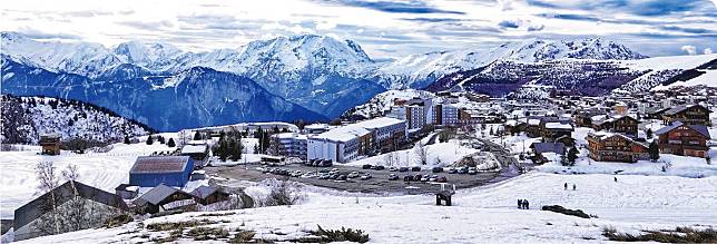高山滑雪站——阿普杜耶茲是法國著名的高山滑雪站，上月Club Med Alpe d'Huez正式進駐，讓大家來法國滑雪時備有更多選擇。（Echo Cheung攝）