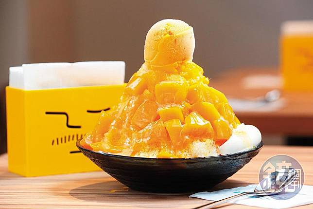 「原創新鮮芒果冰」是店內招牌產品，因堅持使用新鮮芒果，故為夏季限定。（220元／份）
