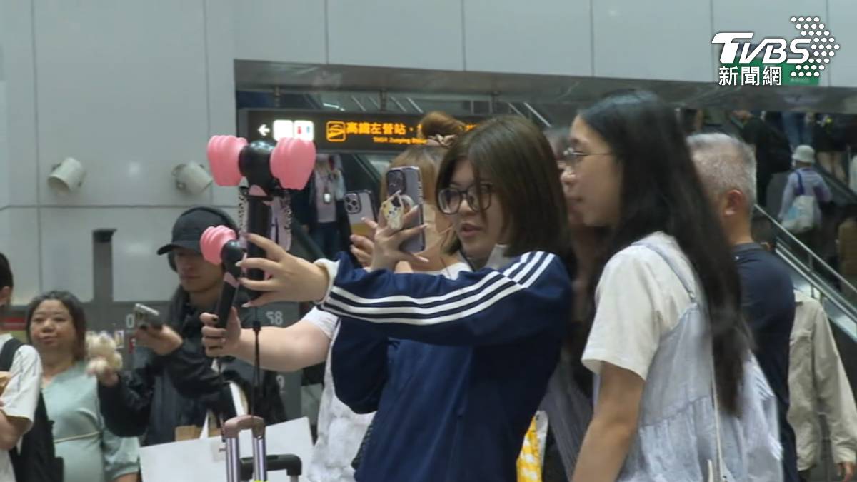 BLACKPINK「粉錘」應援手燈賣$2200 Blink喊貴| TVBS | LINE TODAY