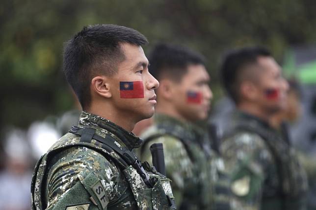 李先進建議，國軍加薪提高國人從軍意願。（資料照，美聯社）