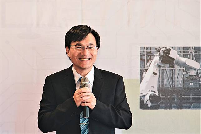 成大航空太空工程系特聘教授陳維新入選科睿唯安二０二一年度高被引學者，且獲第二十八屆東元獎。（成大提供）