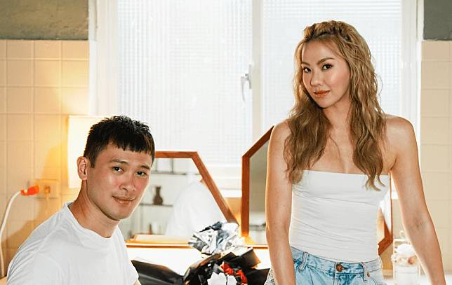 女星劉雨柔（右）今年7月認愛職籃球星胡凱翔（左）。（翻攝自劉雨柔臉書）