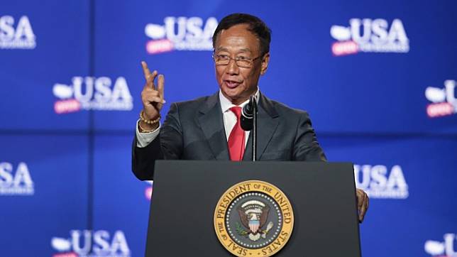 Whether Terry Gou may retire for the presidency provokes discussion