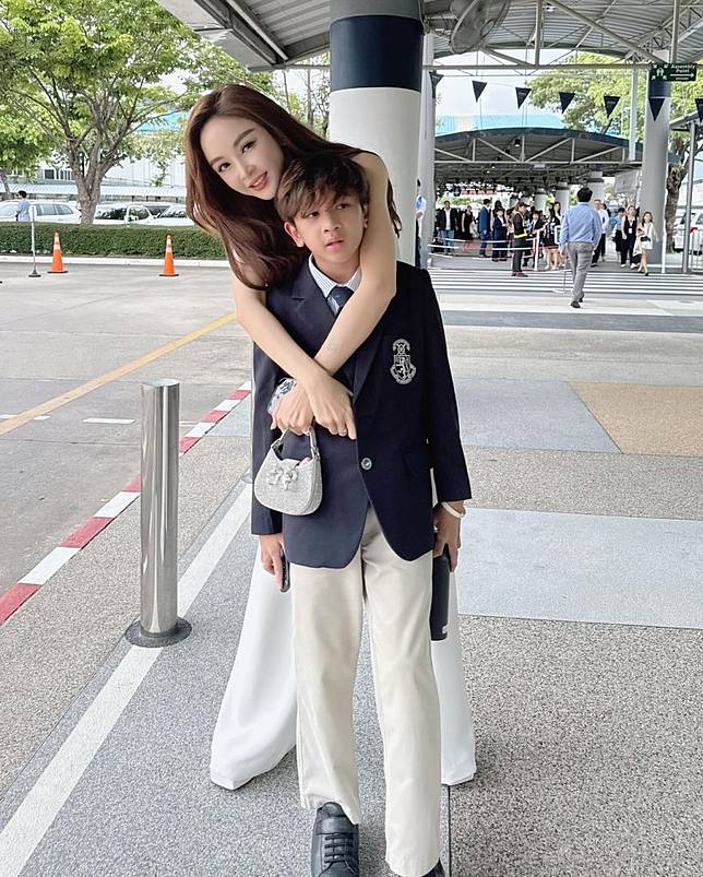 ออร่าคนโสด?