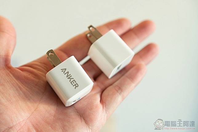 升級iPhone 12 快充超輕鬆，ANKER 20W「超級豆腐頭」充電器開箱體驗