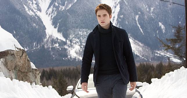 Robert Pattinson งง เจอเจ้าหน้าที่ ต.ม. ถาม ทำไมถึงเลิกเป็นนักแสดง หลังโด่งดังจาก 'Twilight'