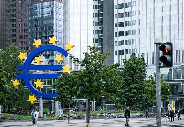 This photo taken on July 27, 2023 shows the Euro sign in Frankfurt, Germany. (Xinhua/Zhang Fan)