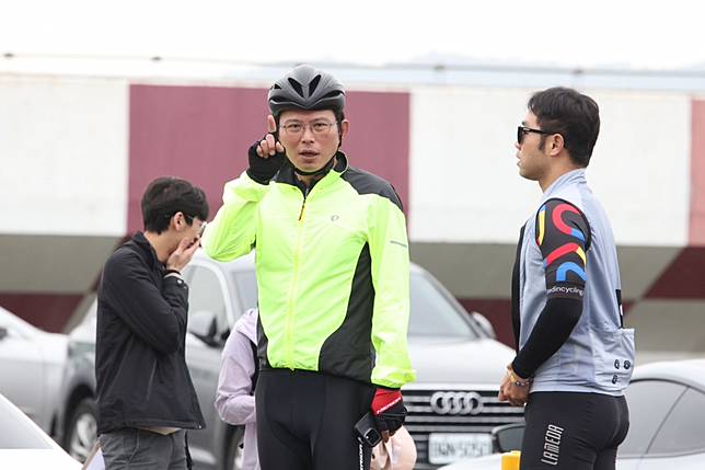 黃國昌表示已慰留周榆修，也很感謝對方願意留下來一起打拼。（陳愷巨攝）