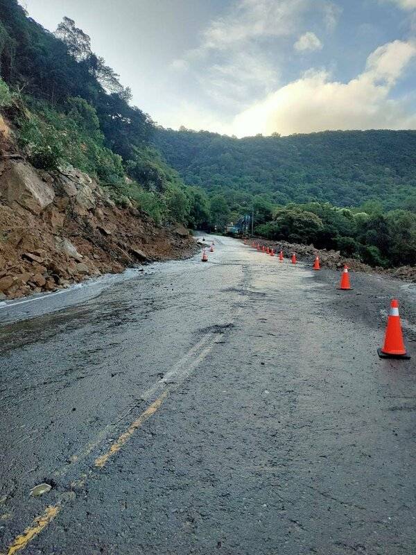 台2甲線5.25k(金山區八煙路段)受颱風災害致雙向阻斷，公路局北區養護分局表示，將於明(7)日凌晨2時至7時施工管制，公路局並提供替代道路。 圖：交通部公路局／提供