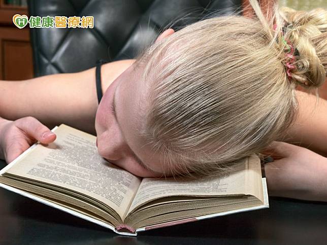 孩子白天老是愛打瞌睡，可能罹患自體免疫疾病猝睡症。