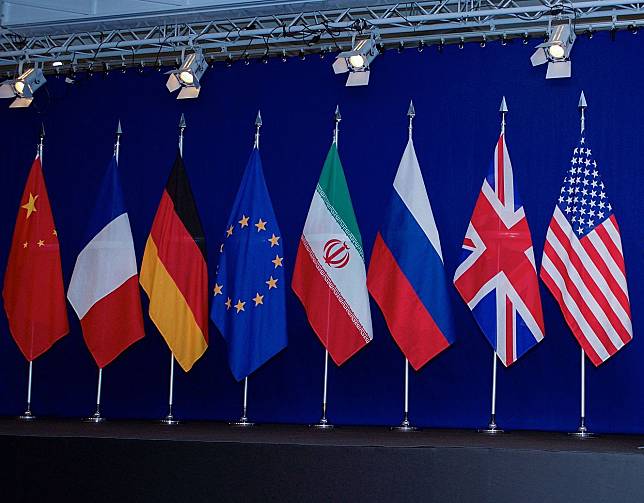 美國與伊朗正針對恢復2015年間簽署的「伊朗核協議」進行談判。圖為與伊朗簽屬核協議的聯合國安理會5個常任理事國(中、俄、美、法及英)以及德國。(圖：取自維基百科)