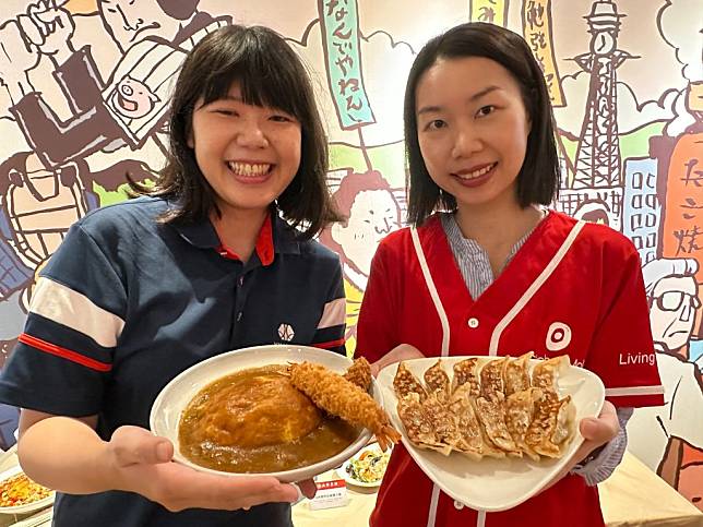 日式中華料理「大阪王將」進駐Global Mall新左營車站，並推出「海老蝦炸牡蠣天津飯」等多款新品。（記者王正平攝）