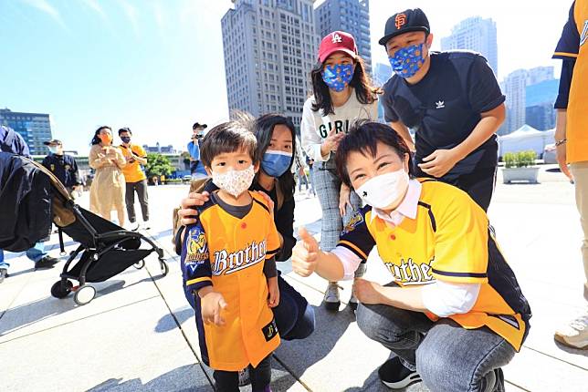 台中市長盧秀燕名列第八，連續三次都是榜中唯一的女性政治人物。（記者徐義雄攝）