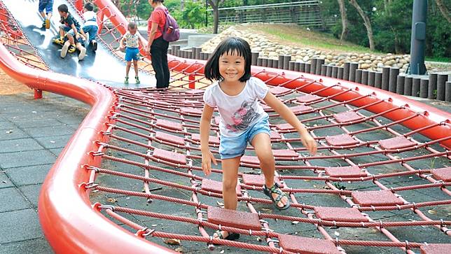 全台最夯遊戲場！大型攀爬遊具滿足猴小孩