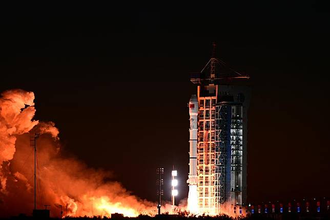 A Long March-2C carrier rocket carrying two satellites blasts off from the Jiuquan Satellite Launch Center in northwest China, Nov. 25, 2024. The rocket blasted off at 7:39 a.m. (Beijing Time) and sent the pair of satellites, Siwei Gaojing-2 03 and Siwei Gaojing-2 04, into the preset orbit. (Photo by Wang Jiangbo/Xinhua)