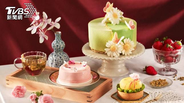 台北喜來登大飯店推出3款復古造型的母親節限定蛋糕。（圖／台北喜來登大飯店提供）