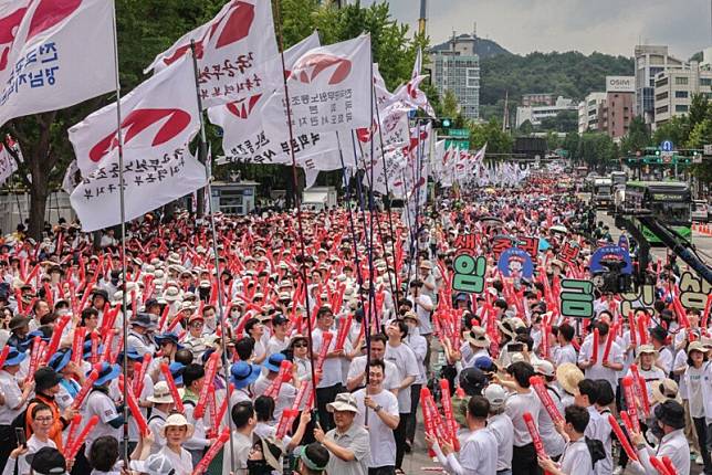 韓國最大工會「全國民主勞動組合總聯盟」宣布將發動大罷工，直到尹錫悅辭職下台為止。 圖：翻攝自全國民主勞動組合總聯盟臉書（資料照）