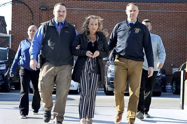 影/慘遭繼母囚虐21年！美男子「冒死縱火」逃出魔窟| 中天新聞網| LINE TODAY