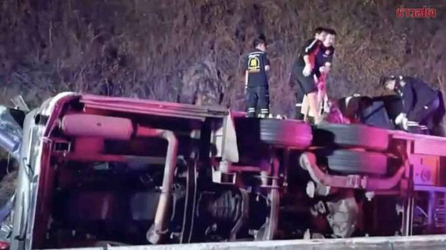 Tour-bus-for-sightseeing-tours