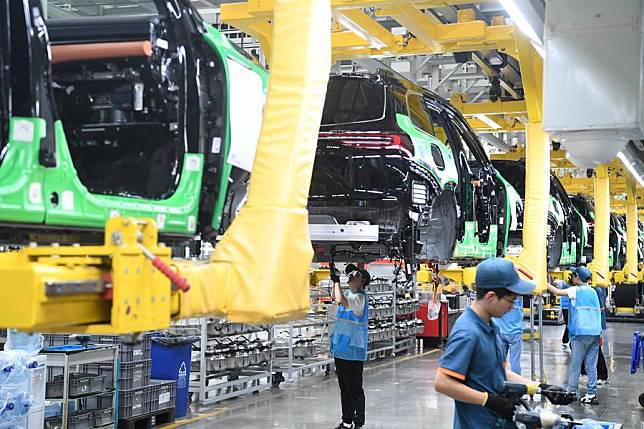 This photo taken on Aug. 14, 2024 shows the new energy vehicles assembly line of a smart factory of Seres Group in Chongqing, southwest China. (Xinhua/Wang Quanchao)