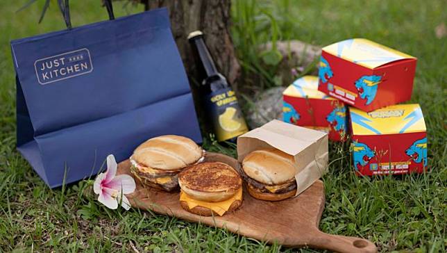 ▲VOGUE風格野餐日於4月23日在新北大都會公園登場，雲端廚房品牌Just Kitchen首次參與，進駐獨家代理的漢堡品牌MrBeast Burger。（圖／業者提供）