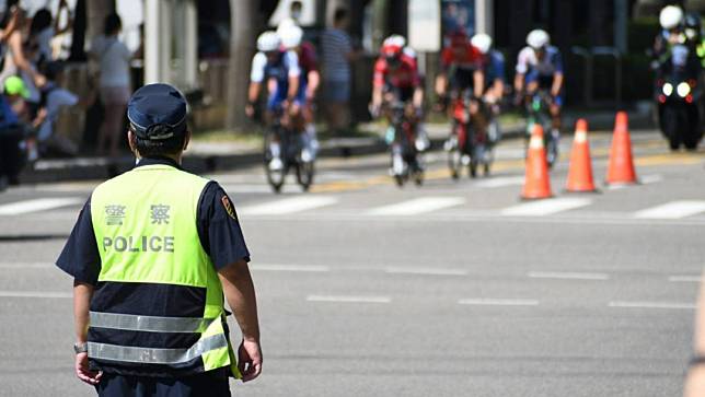 警察歡呼！警政署宣布：員警自行決定換長袖或穿短袖| 太報| LINE TODAY