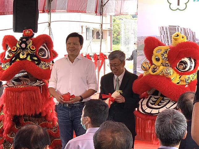 國道一號汐止交流道增設南入匝道通車，行政院長陳建仁和新北市副市長朱惕之三十日共同主持通車儀式。（記者蔡琇惠攝）