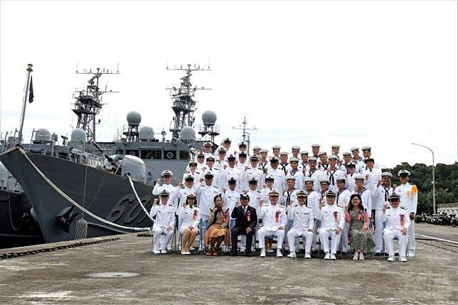 海軍鳳江軍艦在服役23年後昨天正式除役，鳳江軍艦是繼錦江軍艦之後，第二艘除役的「錦江級飛彈巡邏艦」。(圖：軍聞社提供)