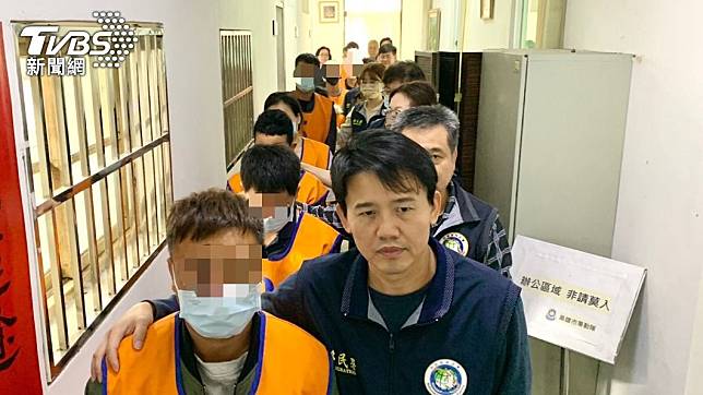 11名失聯移工因慶生留宿，遭移民署一舉查獲。（圖／TVBS）