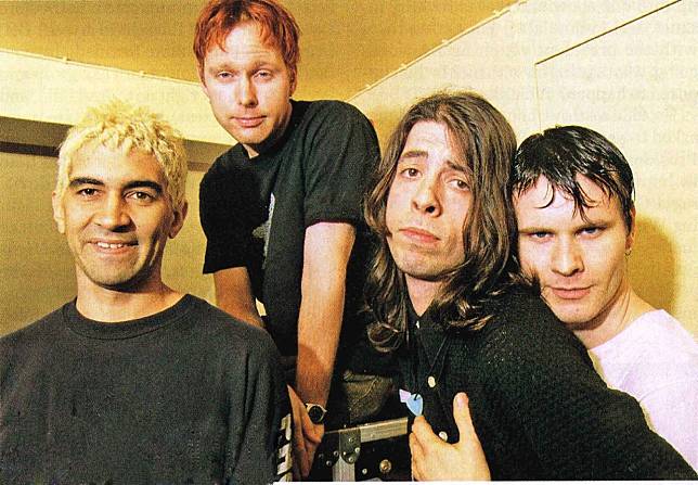 Foo Fighters ฉลองครบรอบ 25 ปีคอนเสิร์ตครั้งแรกของวง ด้วยภาพเก่าหาชมยาก