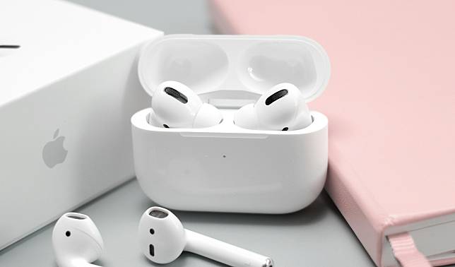 Apple分析師郭明錤指出Apple計劃在2026年生產新款配備鏡頭模組的 AirPods。