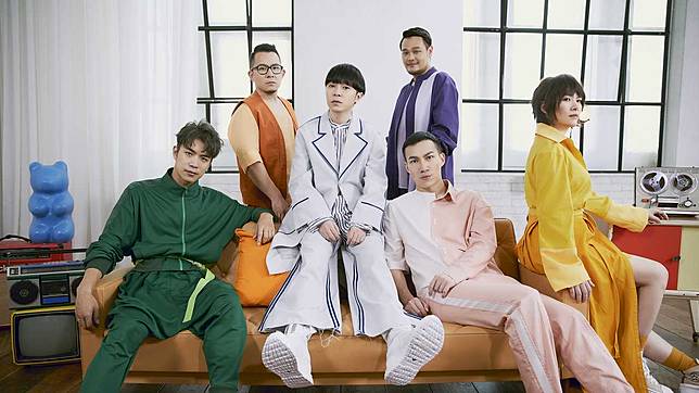 魚丁糸推出全新歌曲〈沙發裡有沙發Radio〉。（圖／環球音樂提供）