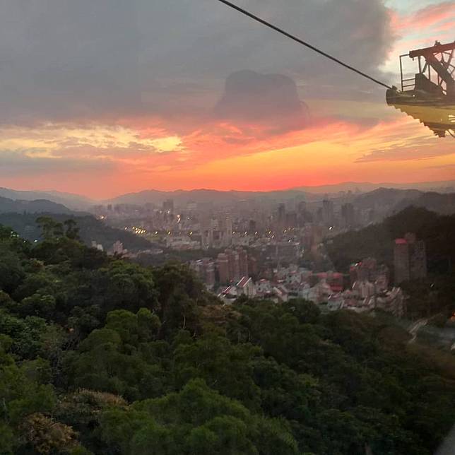 仙氣十足的銀河洞，是IG打卡熱點。（圖/星期五體育課）