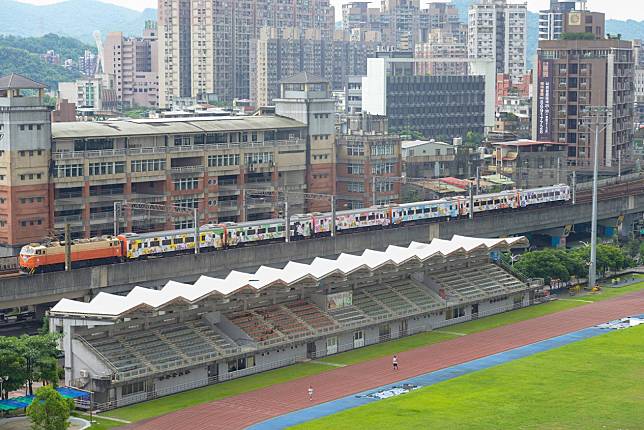 台鐵祭出的優惠包括TR-PASS、觀光列車、花東地區優惠。   圖：交通部／提供