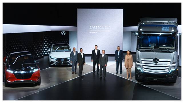 戴姆勒集團近日股東會決議將公司一分為二，未來將會有Mercedes-Benz Group AG以及Daimler Truck兩家上市公司。(圖片來源/ 賓士)