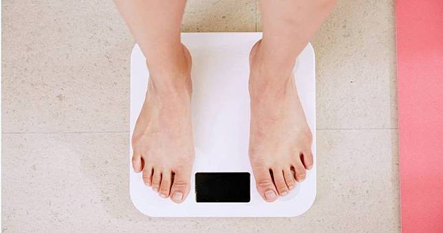 女孩51公斤嫌太胖，亂吃減肥藥下場慘了。（示意圖／Unsplash）