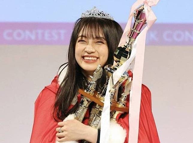 來自東京的高三女高生大平光獲得2020年「最可愛女高生」稱號。(圖擷自推特)