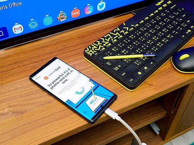 Galaxy Note9 +改進版DeX模式  一條線一枝筆 看看是你要的PC模式嗎?