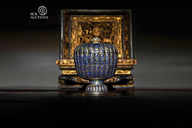 曼谷河城古董拍賣會11日登場 班加隆高腳盤、中式瓷罐吸睛