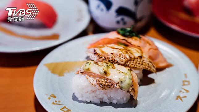 日本迴轉壽司店「壽司郎」祭出新活動。（示意圖／shutterstock達志影像）