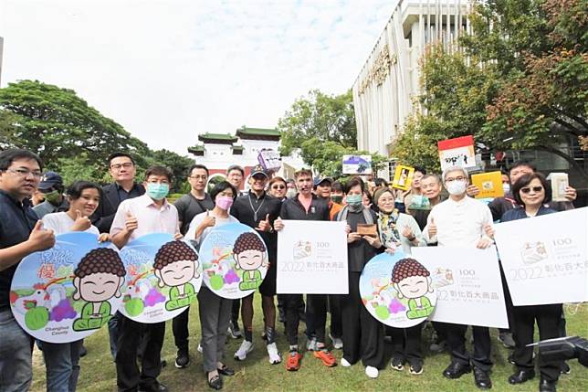 世錦賽三鐵冠軍明星伊登（Iden）來台進行還願之旅，5日上午彰化縣長王惠美邀請伊登前往彰化卦山村-生活美學聚落參訪。（圖/彰化縣政府）