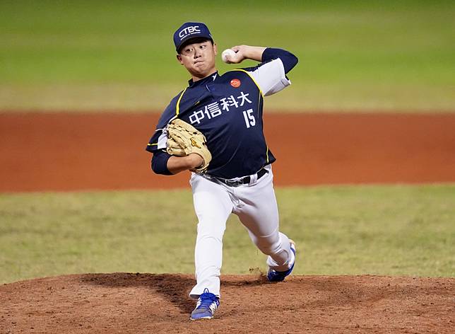 王柏鈞7局無失分卻無關勝敗。大專體總提供