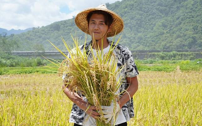 阿布重拾外景主持棒　最怕體能跟不上