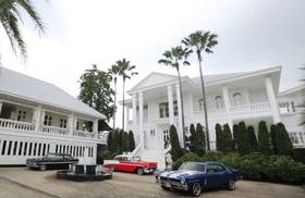 เปิดบ้านหรูริมน้ำ เอ๋ ชนม์สวัสดิ์ ที่เจ้าตัวชอบมาอยู่ก่อนเสียชีวิต |  สยามนิวส์ | LINE TODAY