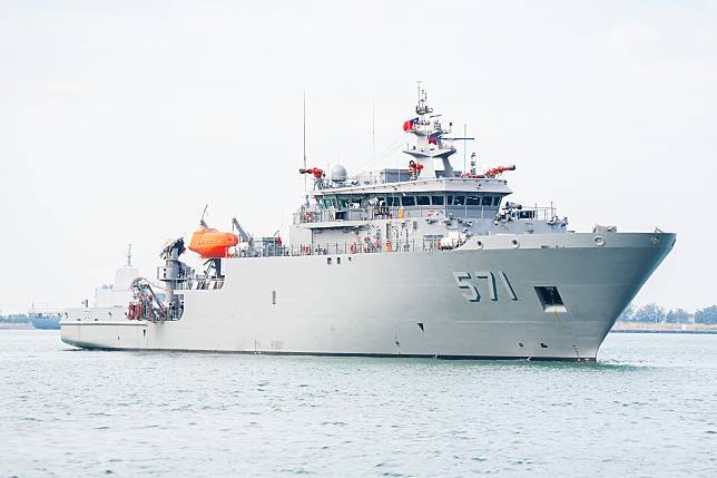 海軍首艘新型救難艦「大武艦」，9日上午於左營軍港，首次在媒體前曝光。(記者楊仁翔 攝)