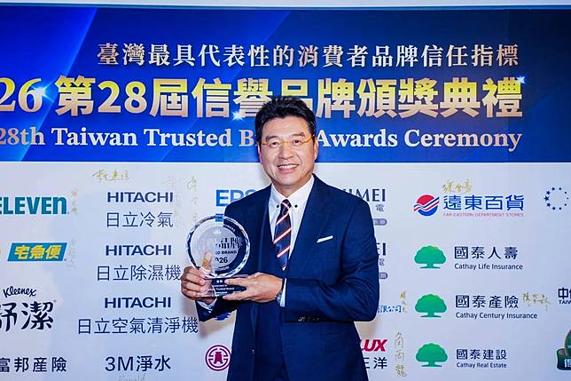 謝震武連續第13年獲選「最受信賴新聞節目主持人」。臺灣信譽品牌協會提供