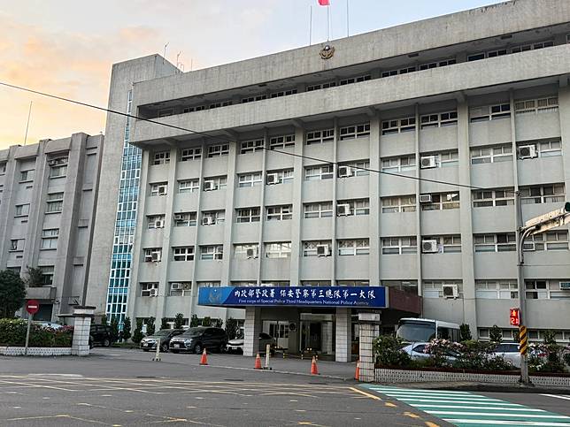 保三總隊攔截20萬個喪屍煙彈主機零件。李易昌攝