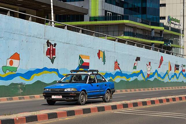 The streets of Ethiopia's capital Addis Ababa are decorated with art, maps and flags of different African countries on May 25, 2024 to commemorate the Africa Day. (Xinhua/Michael Tewelde)